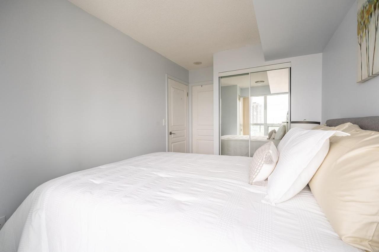Globalstay Yonge St Condos تورونتو المظهر الخارجي الصورة
