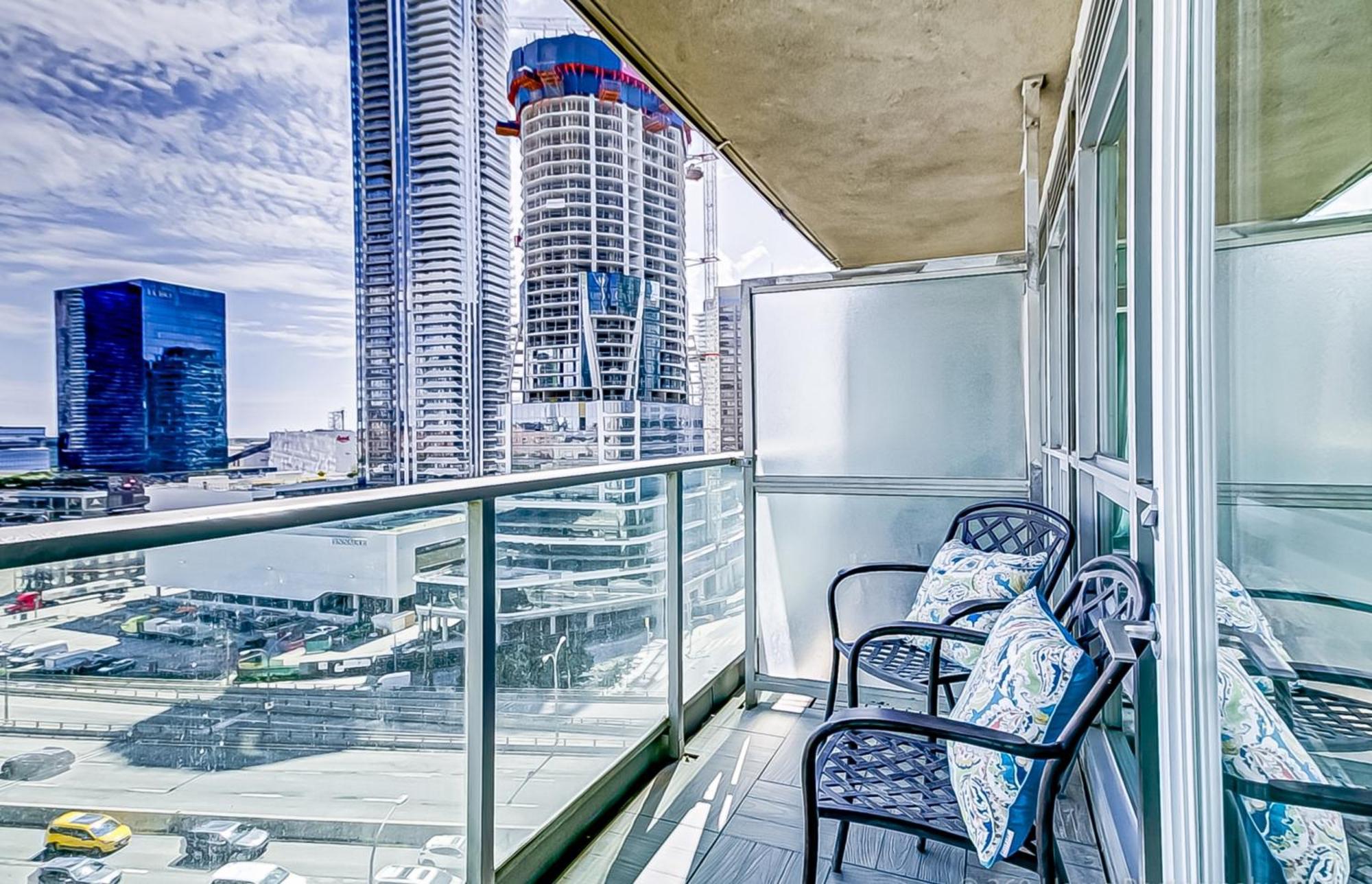 Globalstay Yonge St Condos تورونتو المظهر الخارجي الصورة