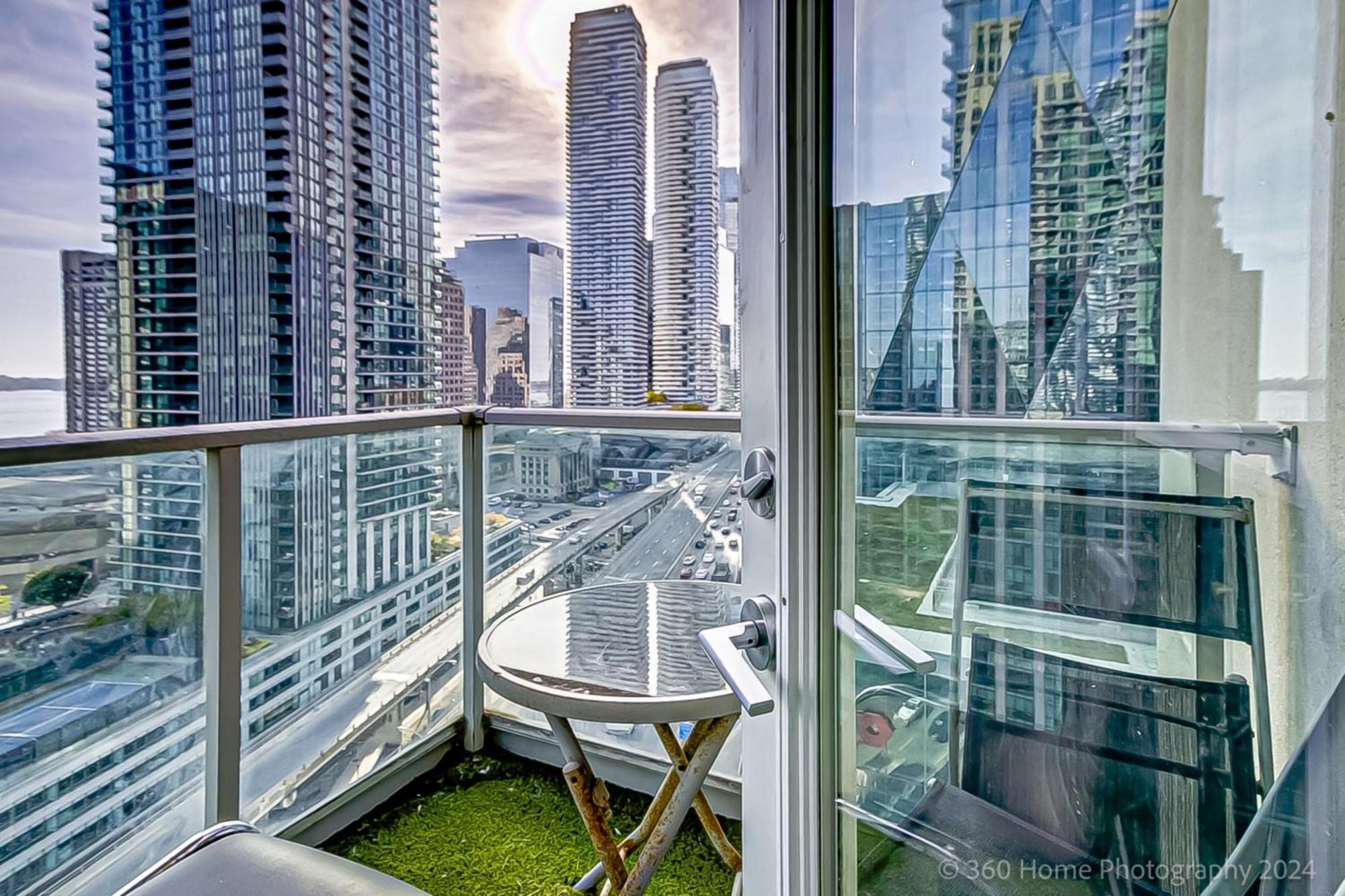 Globalstay Yonge St Condos تورونتو المظهر الخارجي الصورة